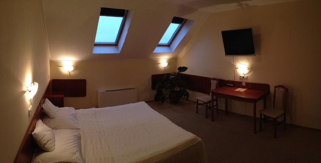 Fehertoi Halaszcsarda Es Szalloda Szatymaz Room photo