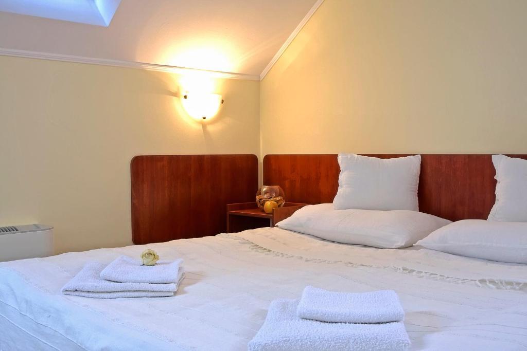 Fehertoi Halaszcsarda Es Szalloda Szatymaz Room photo