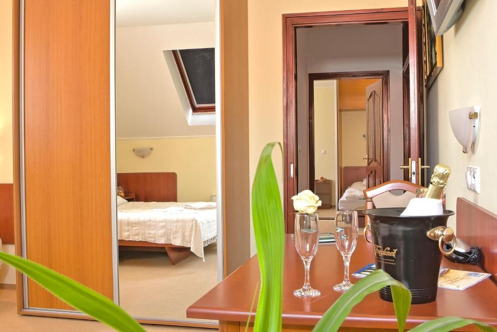 Fehertoi Halaszcsarda Es Szalloda Szatymaz Room photo