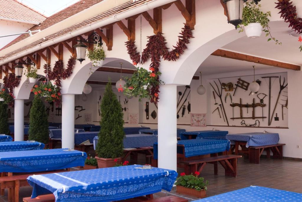Fehertoi Halaszcsarda Es Szalloda Szatymaz Exterior photo