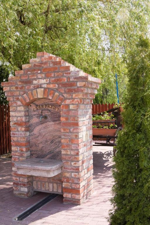 Fehertoi Halaszcsarda Es Szalloda Szatymaz Exterior photo